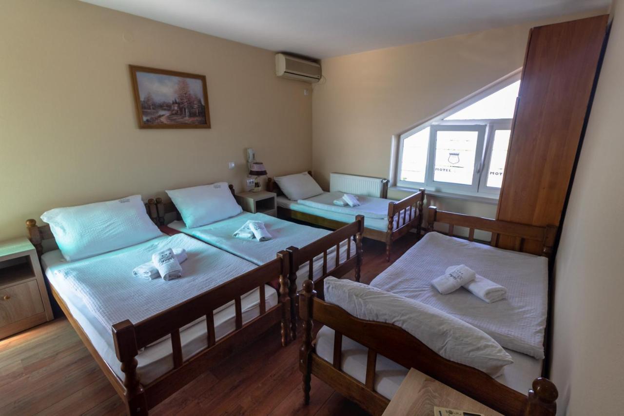 Motel Atos Laktaši Buitenkant foto