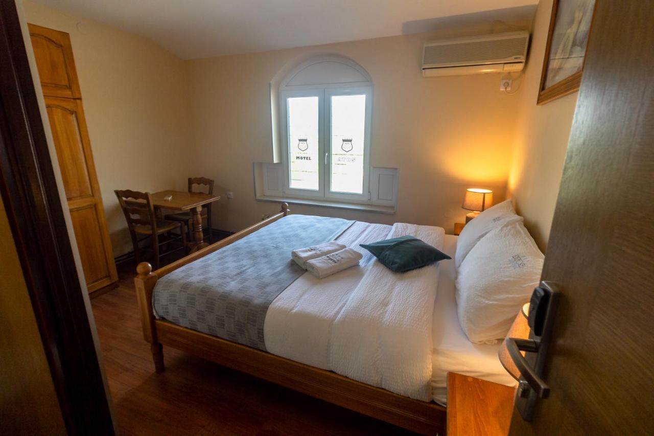 Motel Atos Laktaši Buitenkant foto
