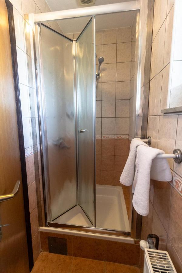 Motel Atos Laktaši Buitenkant foto